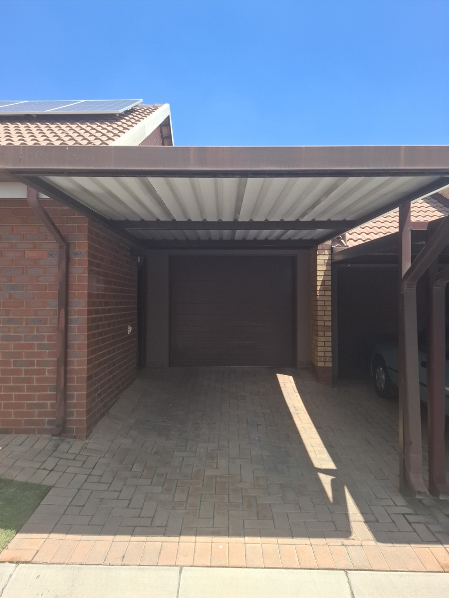 2 Bedroom Property for Sale in Equestria Gauteng