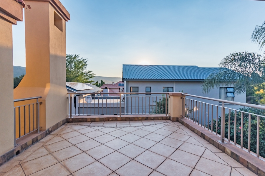 4 Bedroom Property for Sale in Ruimsig Country Estate Gauteng