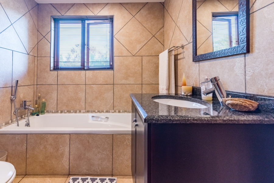 4 Bedroom Property for Sale in Ruimsig Country Estate Gauteng