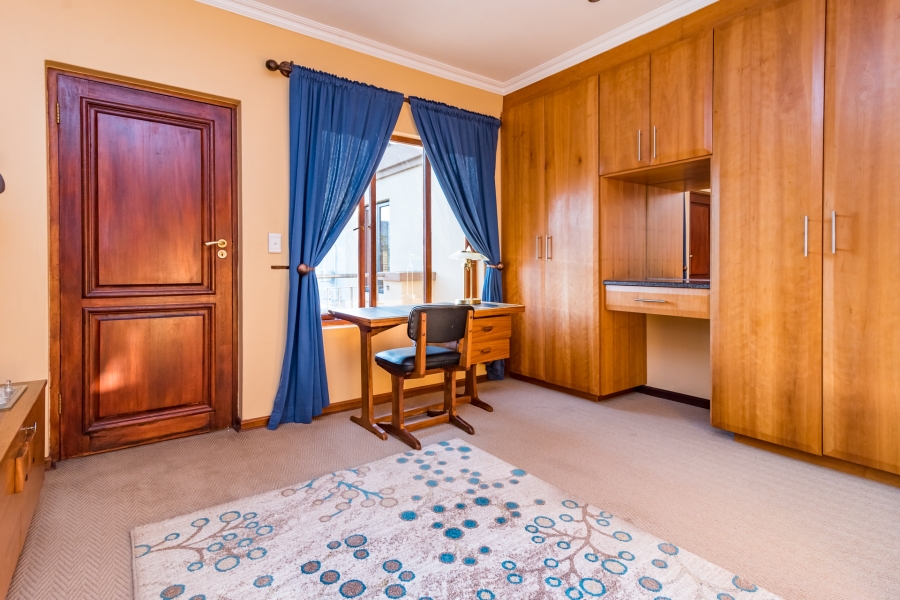 4 Bedroom Property for Sale in Ruimsig Country Estate Gauteng