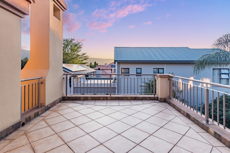 4 Bedroom Property for Sale in Ruimsig Country Estate Gauteng