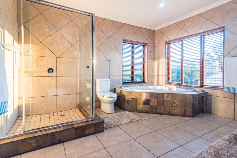 4 Bedroom Property for Sale in Ruimsig Country Estate Gauteng