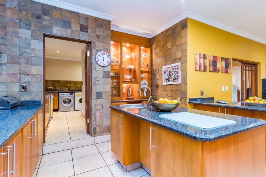 4 Bedroom Property for Sale in Ruimsig Country Estate Gauteng