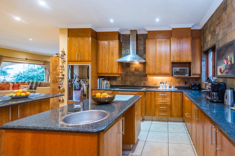 4 Bedroom Property for Sale in Ruimsig Country Estate Gauteng