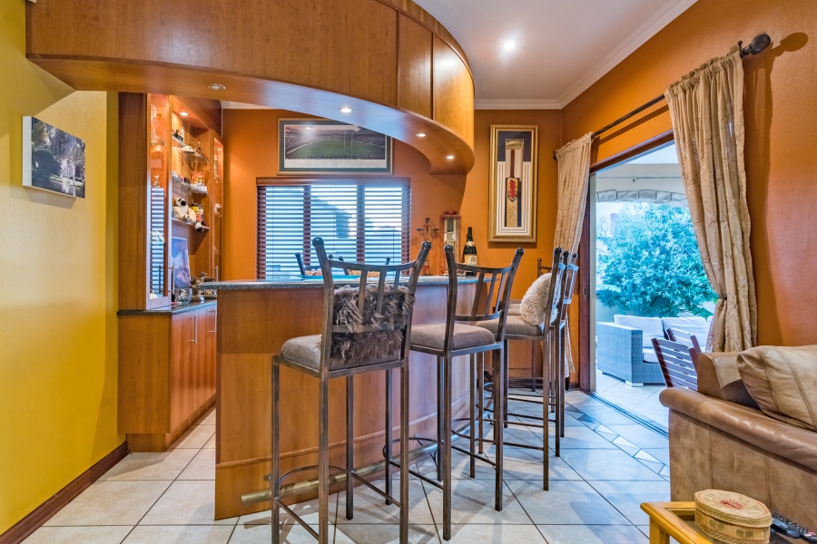4 Bedroom Property for Sale in Ruimsig Country Estate Gauteng