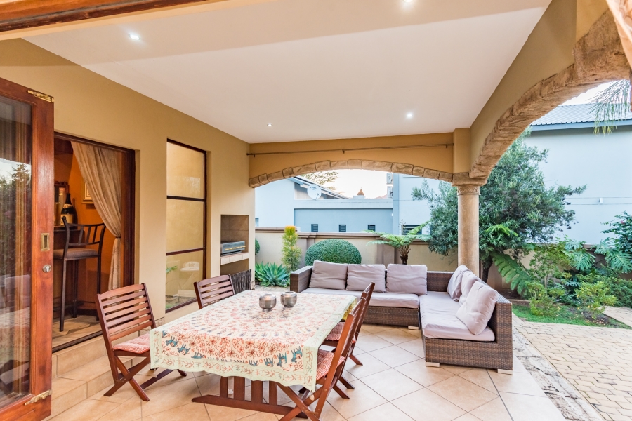 4 Bedroom Property for Sale in Ruimsig Country Estate Gauteng