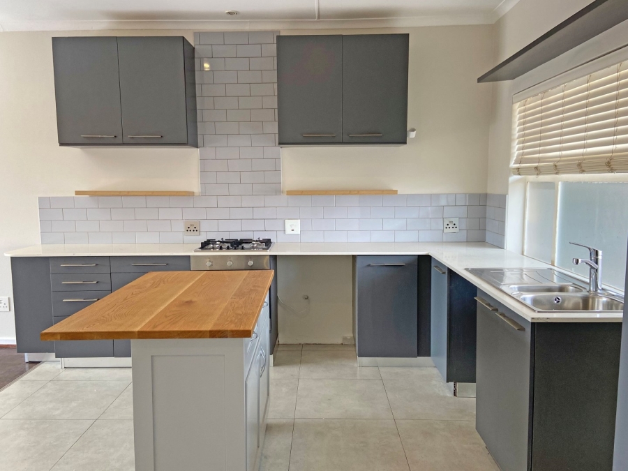 To Let 3 Bedroom Property for Rent in Linden Gauteng