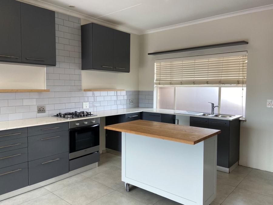 To Let 3 Bedroom Property for Rent in Linden Gauteng