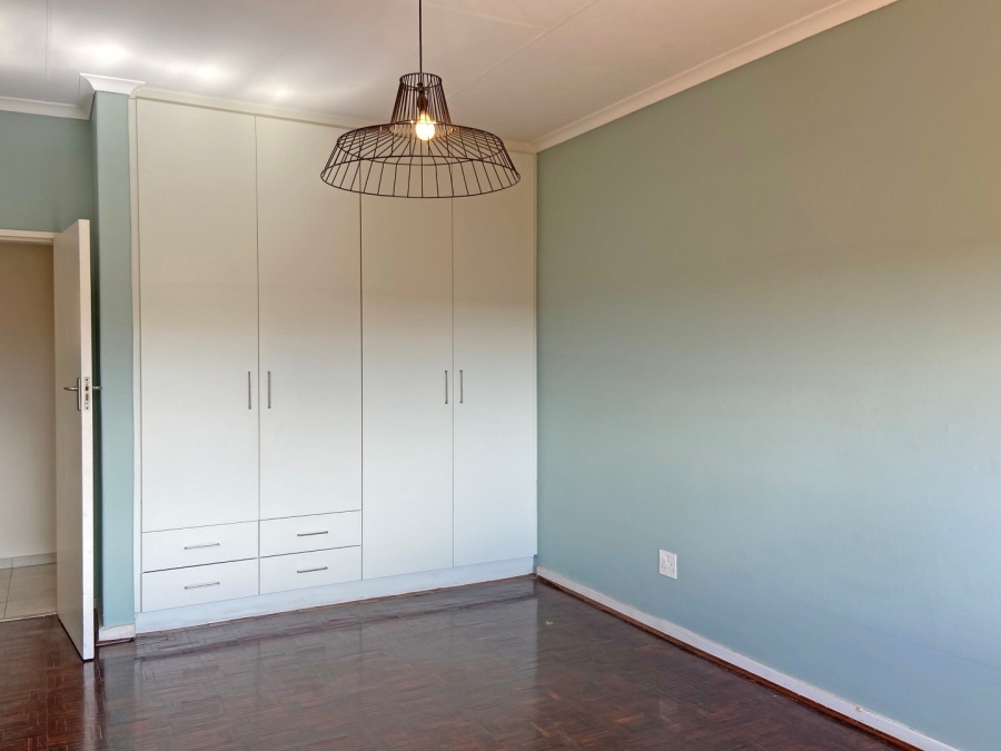To Let 3 Bedroom Property for Rent in Linden Gauteng