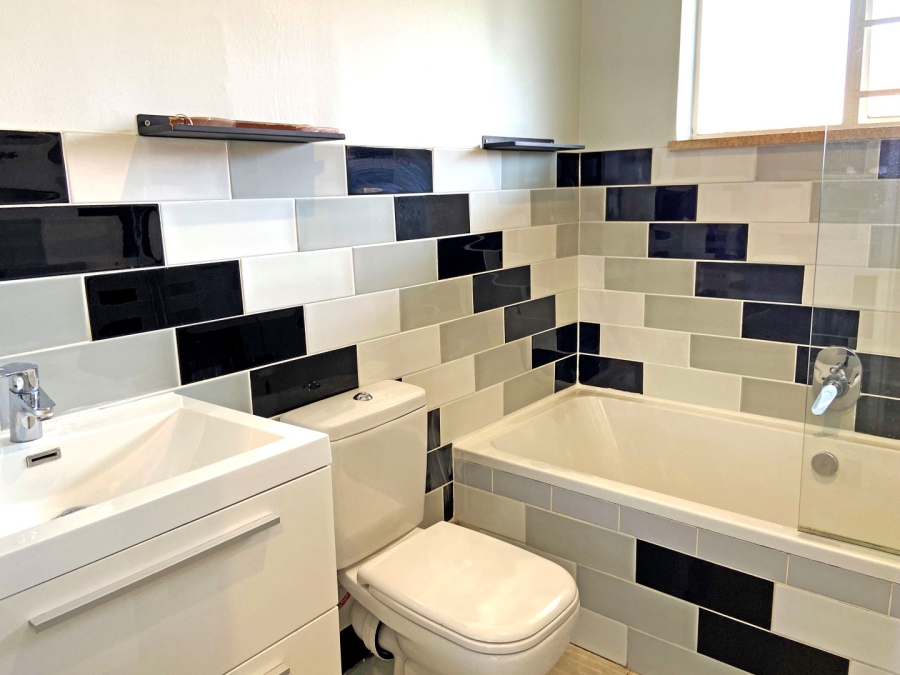 To Let 3 Bedroom Property for Rent in Linden Gauteng