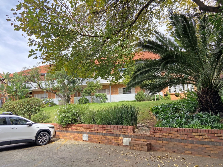 To Let 3 Bedroom Property for Rent in Linden Gauteng
