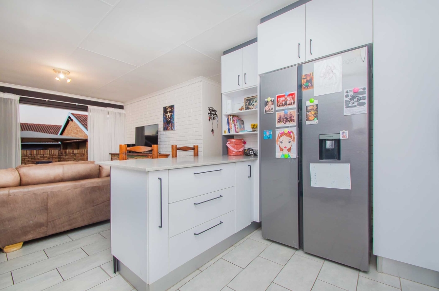 3 Bedroom Property for Sale in Noordheuwel Gauteng