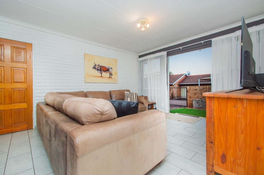 3 Bedroom Property for Sale in Noordheuwel Gauteng