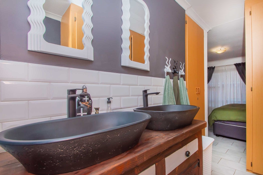 3 Bedroom Property for Sale in Noordheuwel Gauteng
