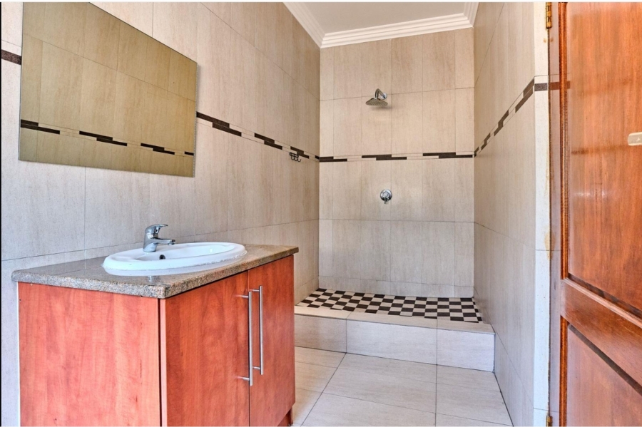 To Let 7 Bedroom Property for Rent in Savannah Hills Estate Gauteng