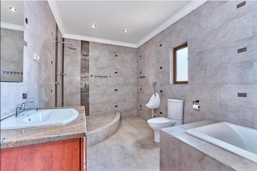 To Let 7 Bedroom Property for Rent in Savannah Hills Estate Gauteng