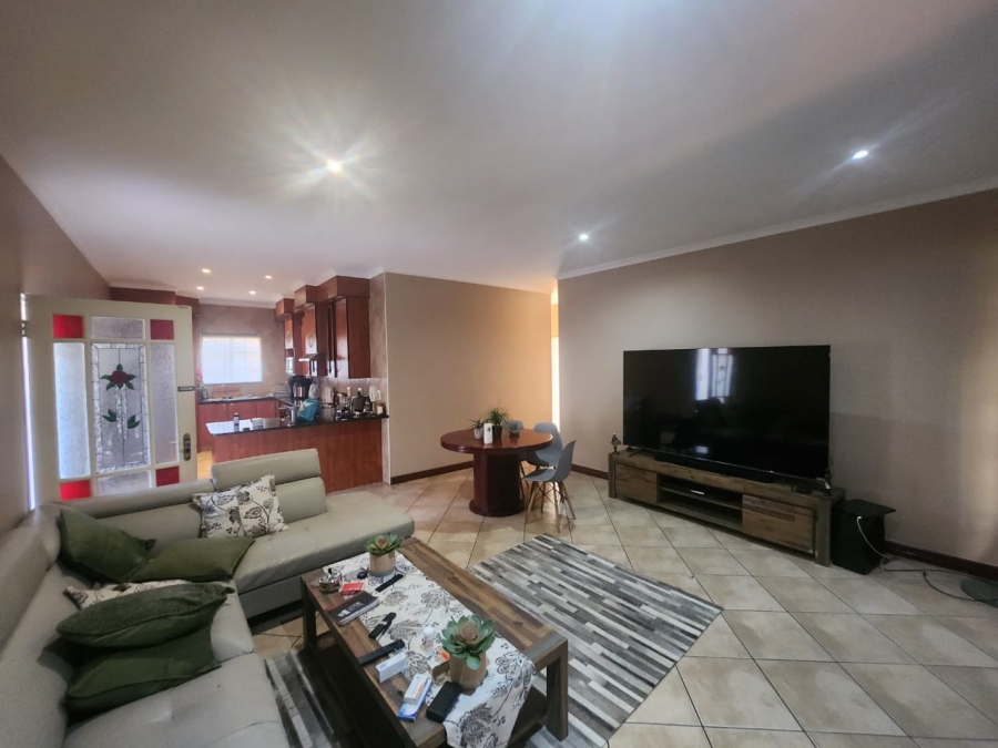 To Let 3 Bedroom Property for Rent in Farrar Park Gauteng