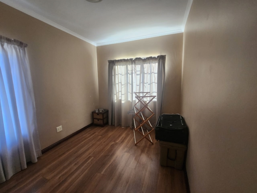 To Let 3 Bedroom Property for Rent in Farrar Park Gauteng