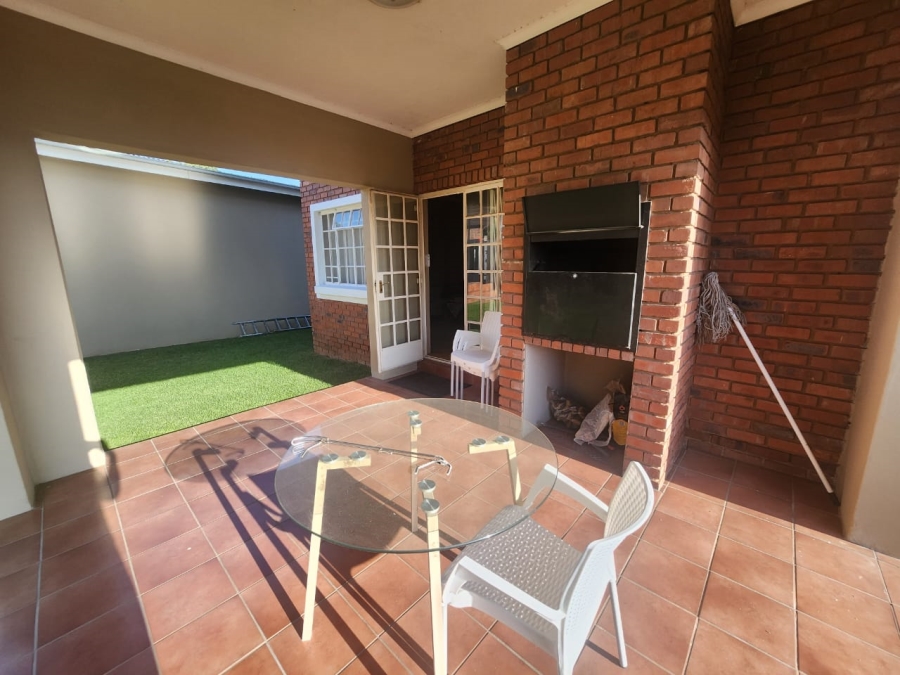 To Let 3 Bedroom Property for Rent in Farrar Park Gauteng