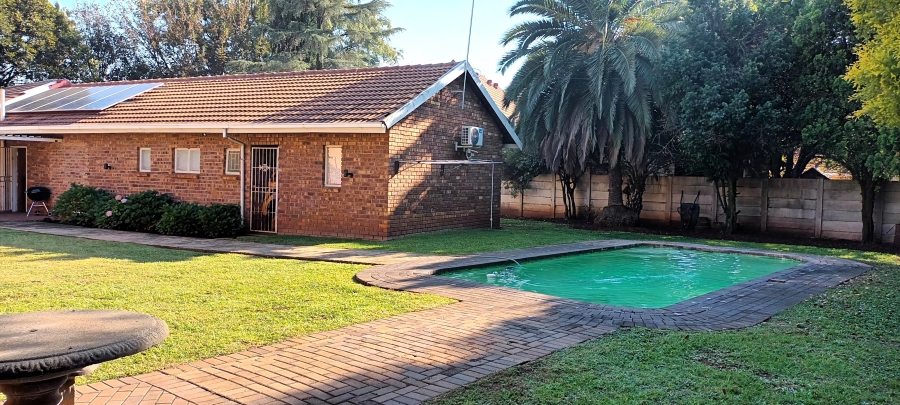 To Let 3 Bedroom Property for Rent in Zwartkop Gauteng