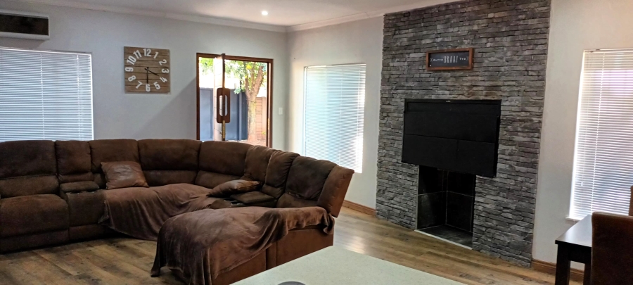 To Let 3 Bedroom Property for Rent in Zwartkop Gauteng