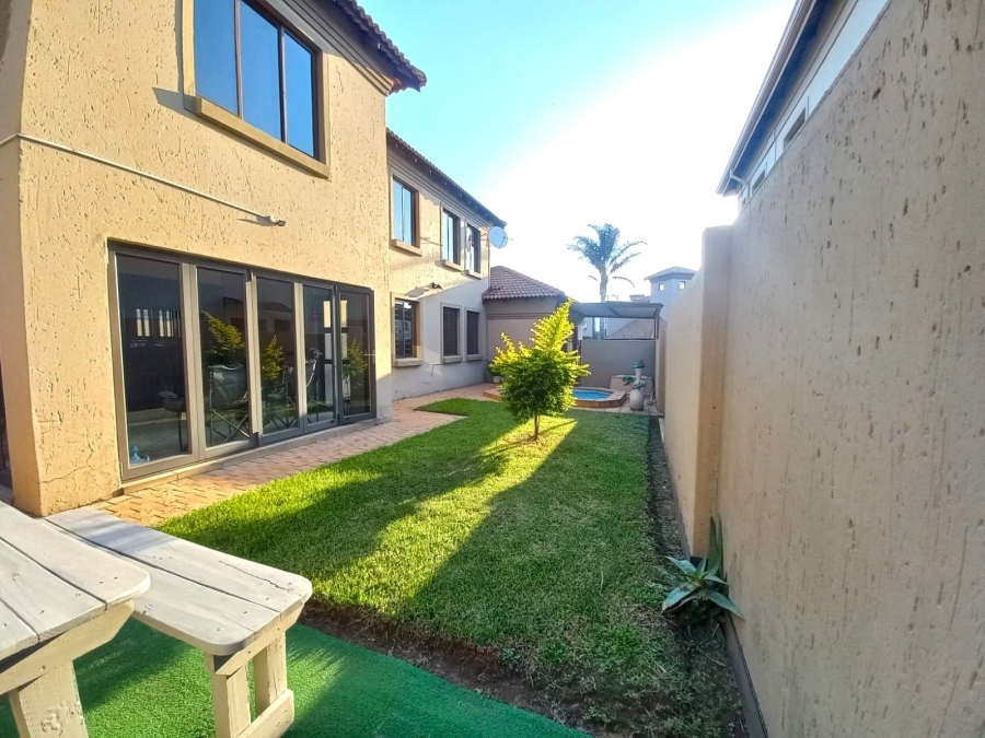 4 Bedroom Property for Sale in Sonneveld Gauteng