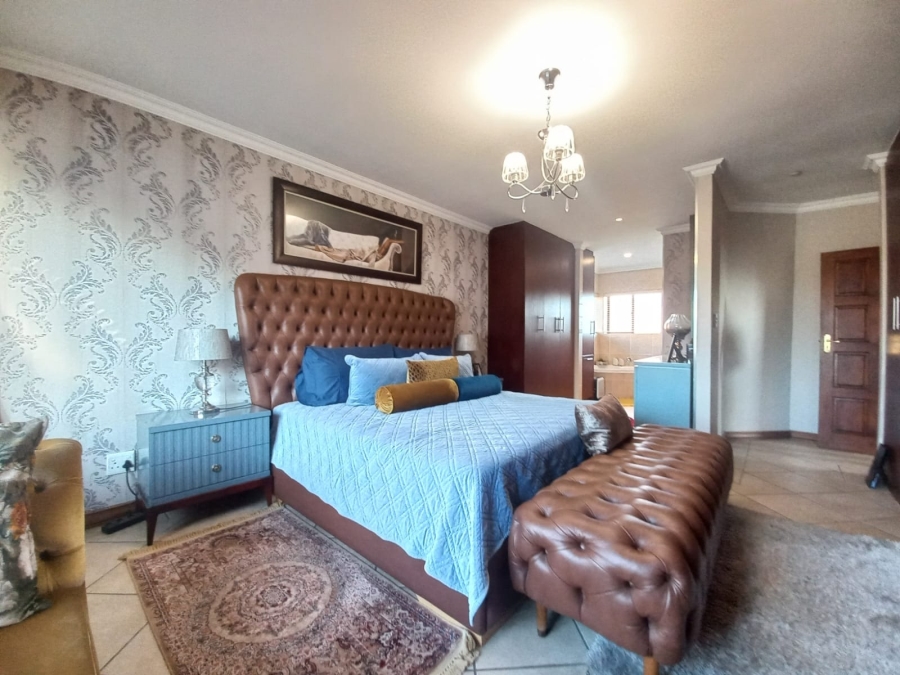 4 Bedroom Property for Sale in Sonneveld Gauteng
