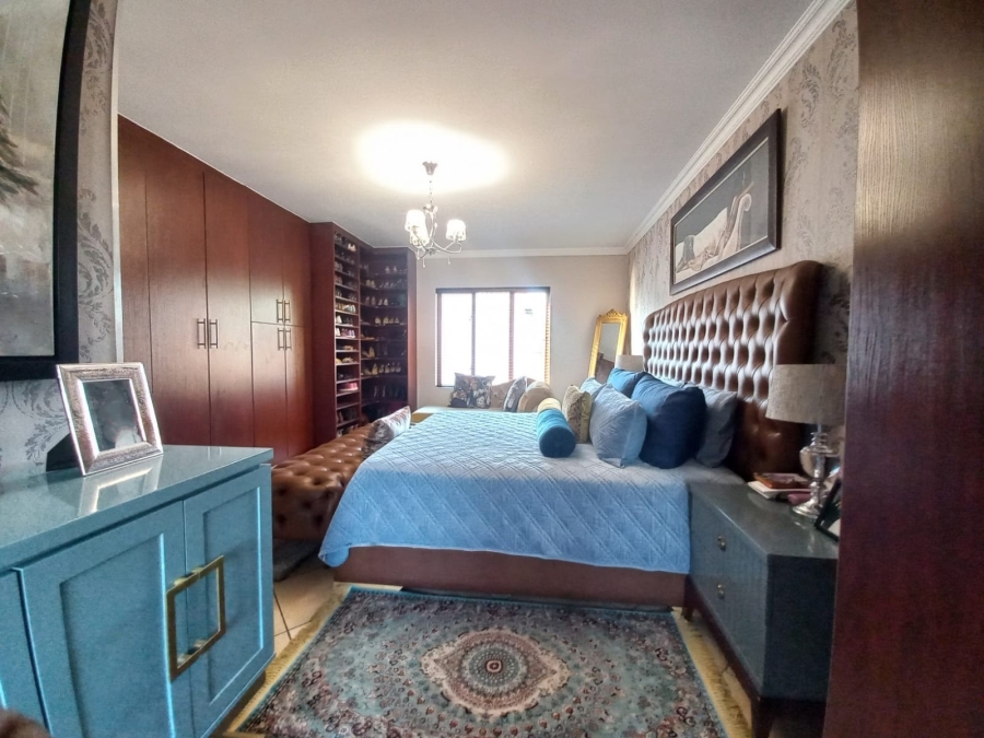 4 Bedroom Property for Sale in Sonneveld Gauteng