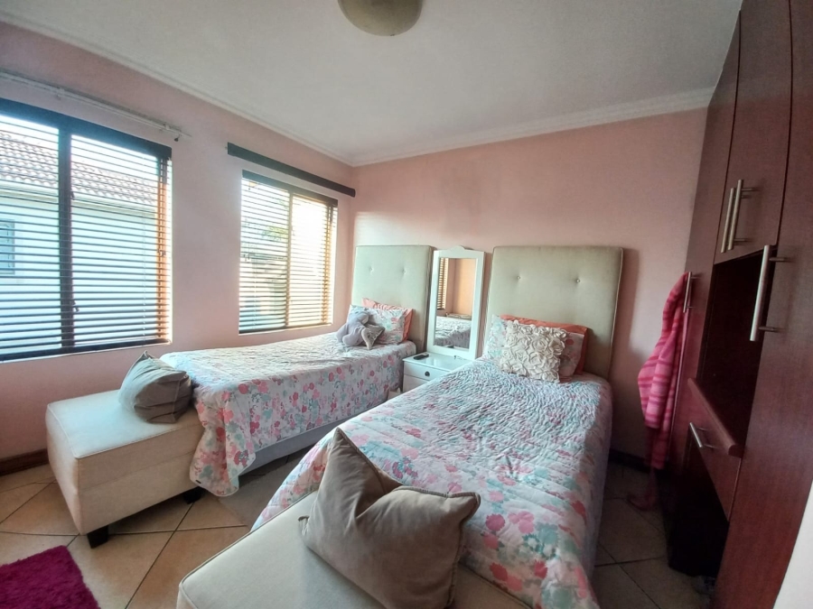 4 Bedroom Property for Sale in Sonneveld Gauteng