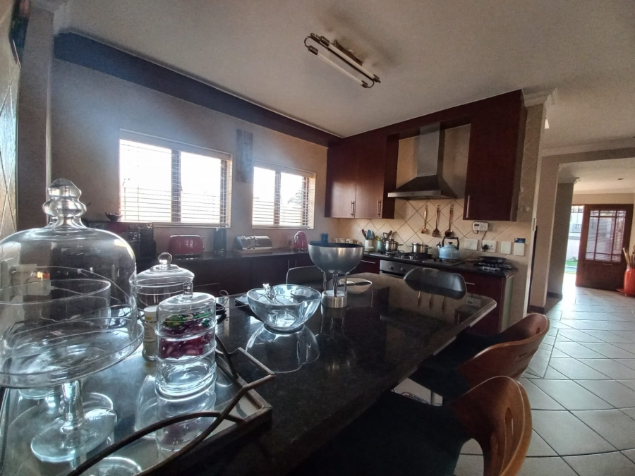 4 Bedroom Property for Sale in Sonneveld Gauteng