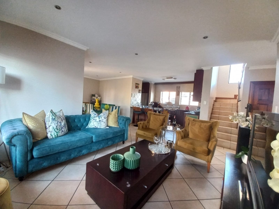 4 Bedroom Property for Sale in Sonneveld Gauteng