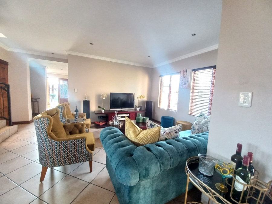 4 Bedroom Property for Sale in Sonneveld Gauteng