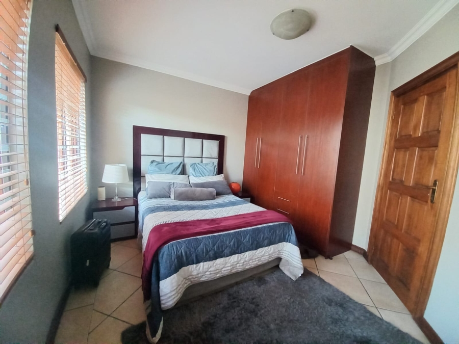 4 Bedroom Property for Sale in Sonneveld Gauteng