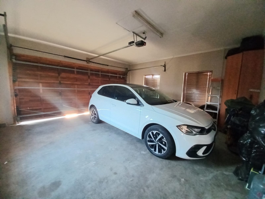 4 Bedroom Property for Sale in Sonneveld Gauteng