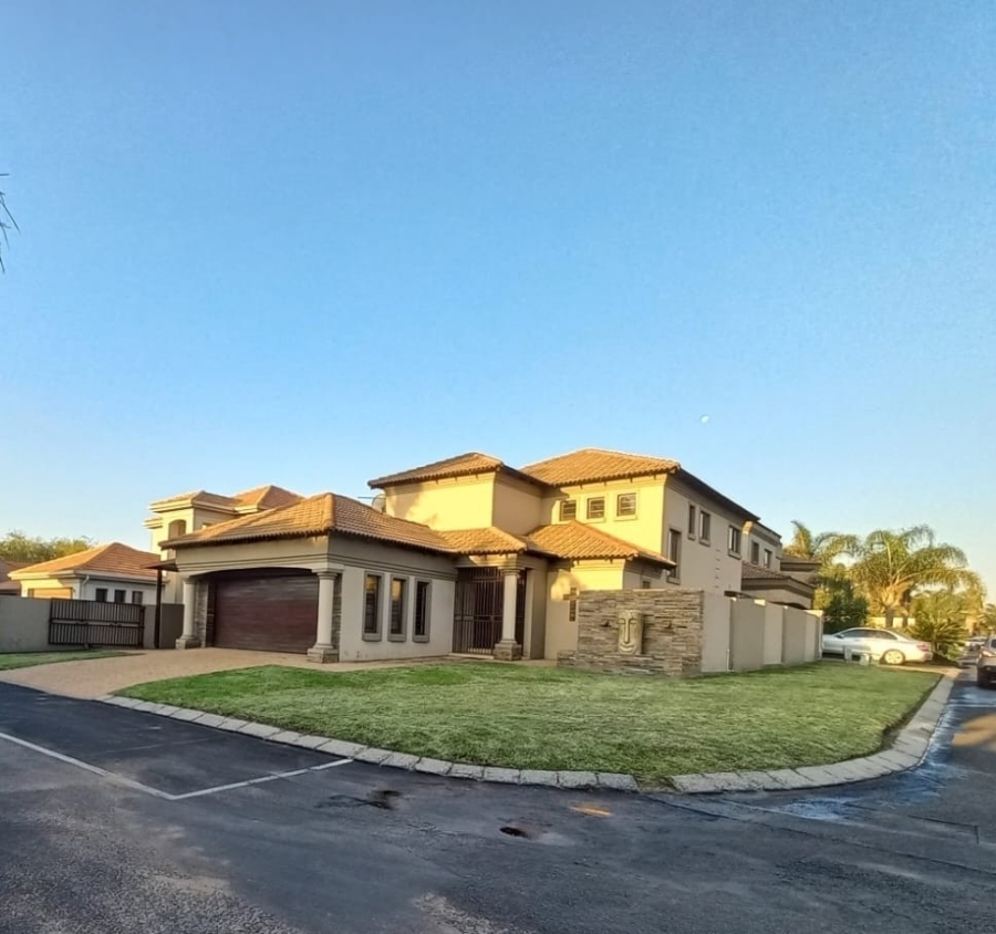 4 Bedroom Property for Sale in Sonneveld Gauteng