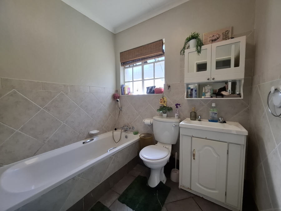 2 Bedroom Property for Sale in Wapadrand Gauteng