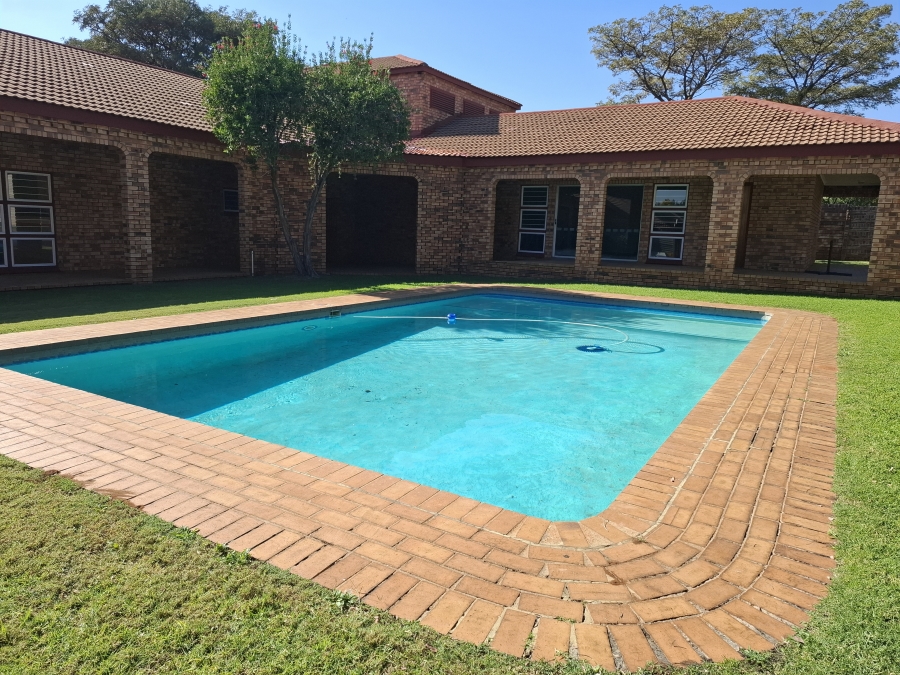 2 Bedroom Property for Sale in Wapadrand Gauteng
