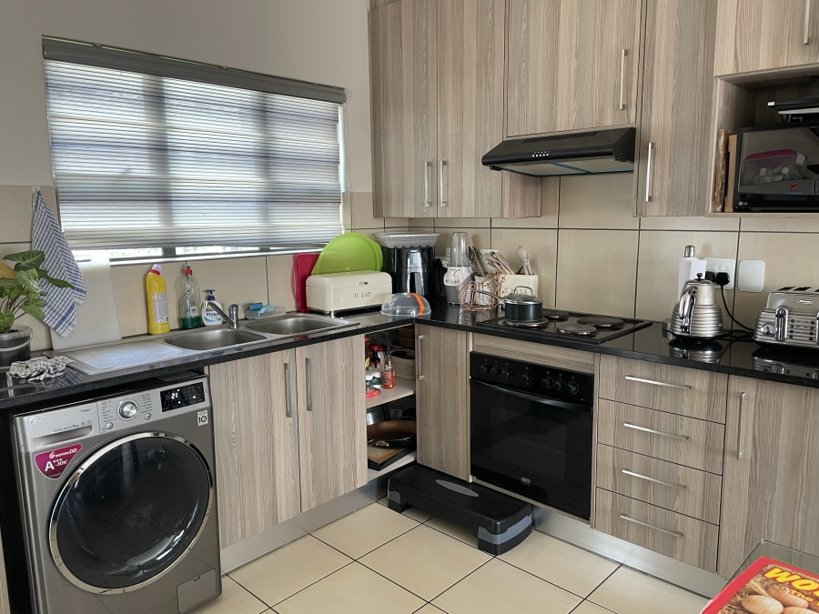 3 Bedroom Property for Sale in Barbeque Downs Gauteng