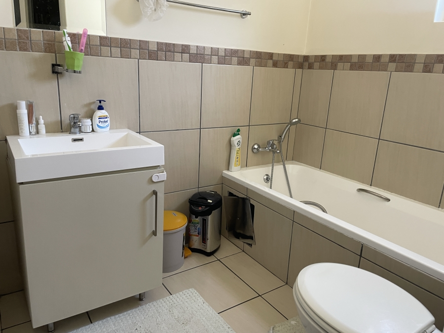 3 Bedroom Property for Sale in Barbeque Downs Gauteng