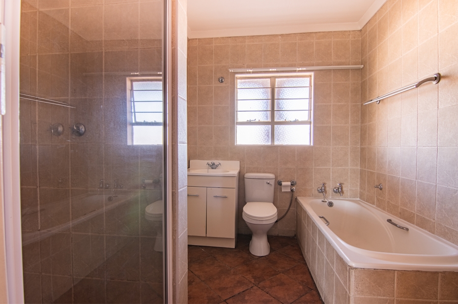 2 Bedroom Property for Sale in Noordheuwel Gauteng