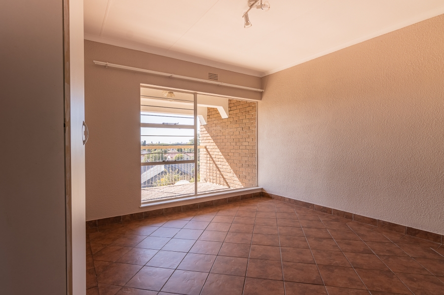 2 Bedroom Property for Sale in Noordheuwel Gauteng