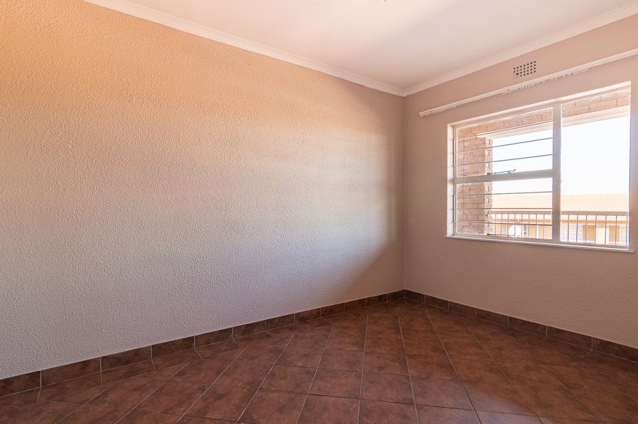 2 Bedroom Property for Sale in Noordheuwel Gauteng