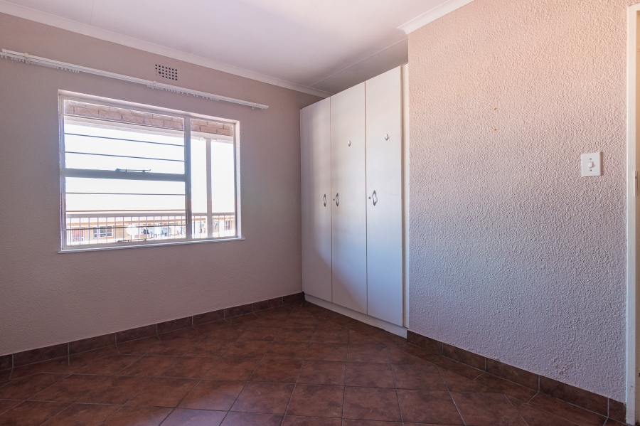 2 Bedroom Property for Sale in Noordheuwel Gauteng