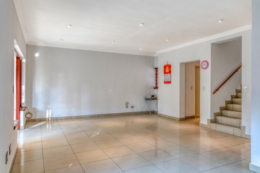 3 Bedroom Property for Sale in Lonehill Gauteng