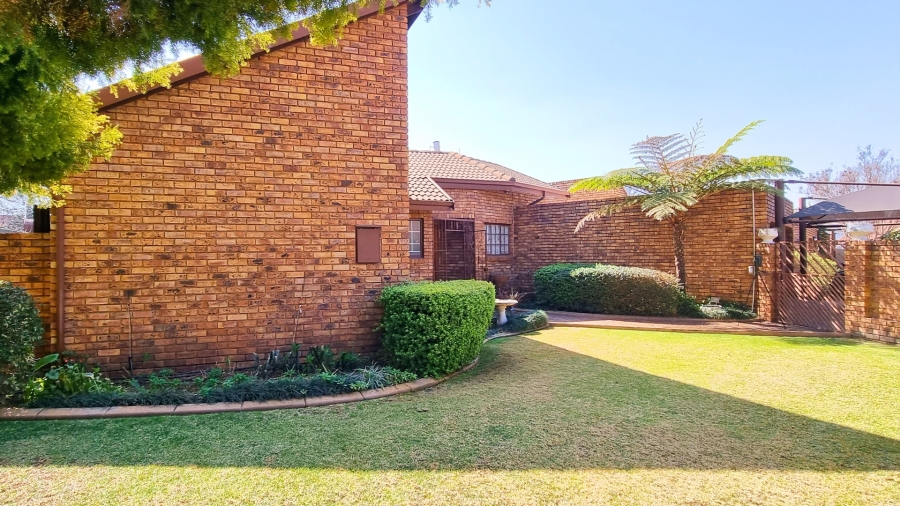 4 Bedroom Property for Sale in Lambton Gauteng