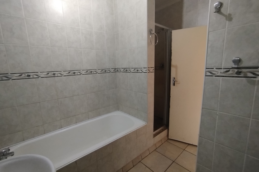 2 Bedroom Property for Sale in South Hills Gauteng