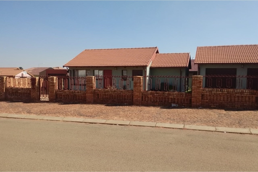3 Bedroom Property for Sale in Kagiso Gauteng