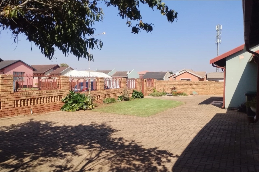3 Bedroom Property for Sale in Kagiso Gauteng