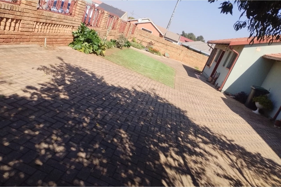 3 Bedroom Property for Sale in Kagiso Gauteng