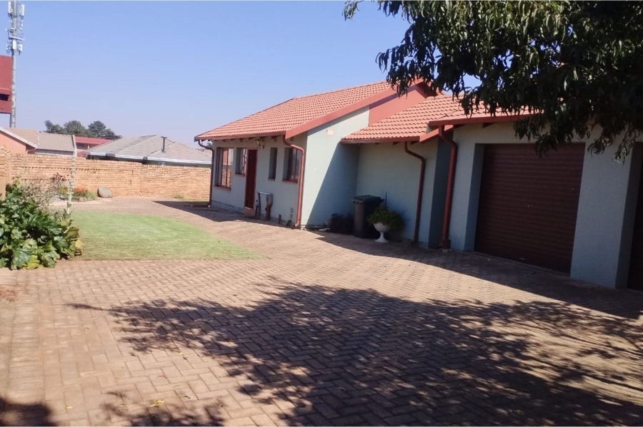 3 Bedroom Property for Sale in Kagiso Gauteng
